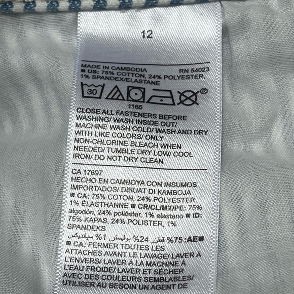 Kids (12) Old Navy Short Blue & White Railroad Striped Shorts - Picture 11 of 11